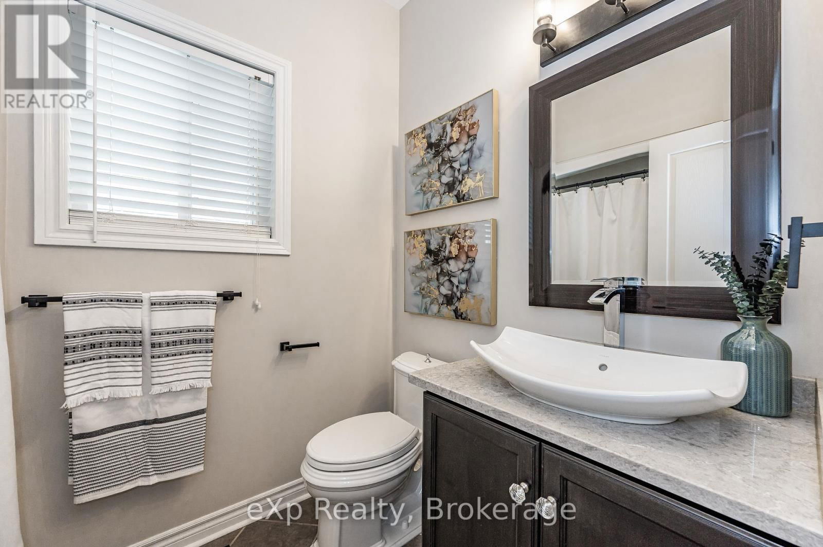 93 VAUGHAN STREET Image 25