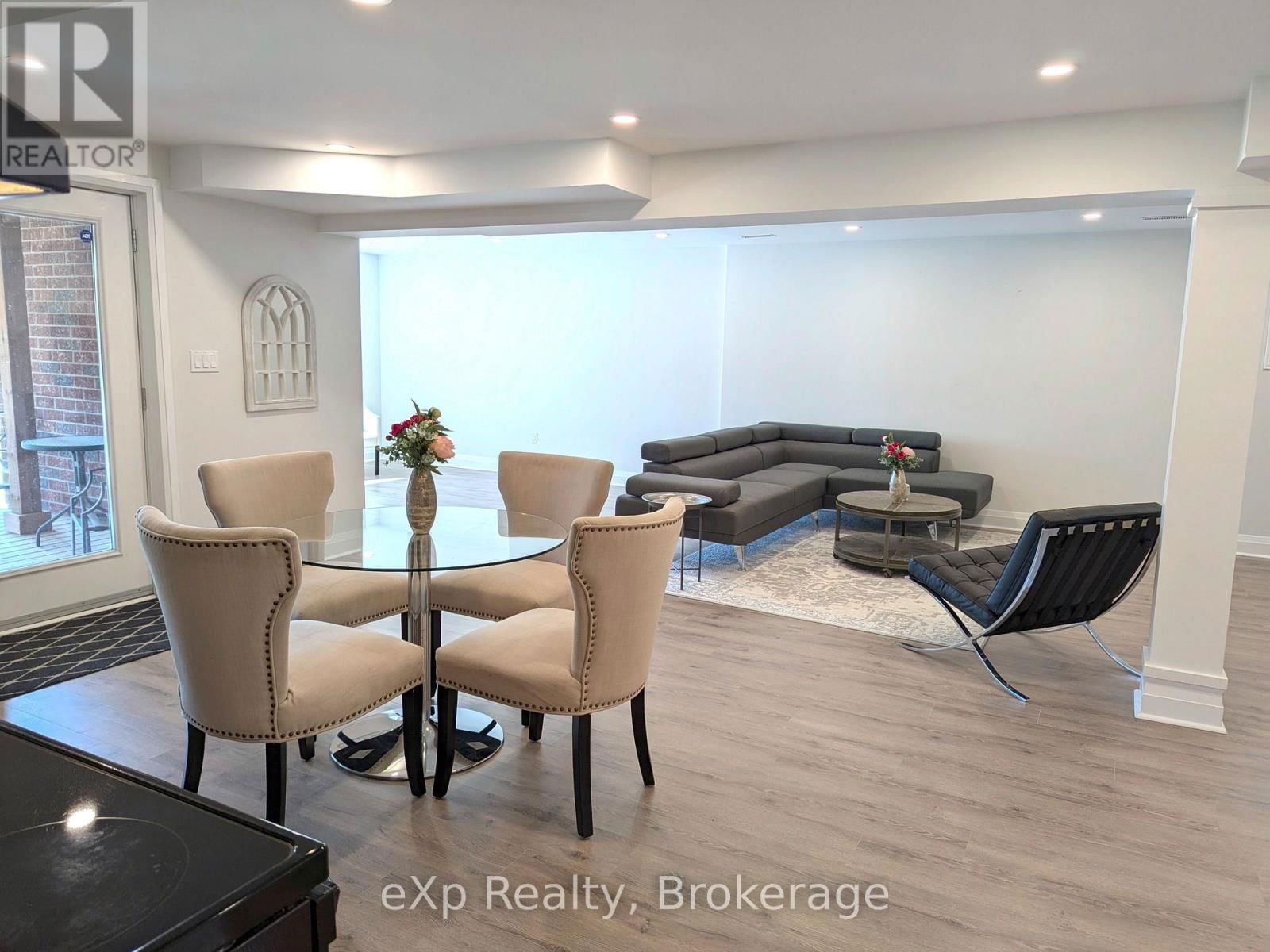93 VAUGHAN STREET Image 30