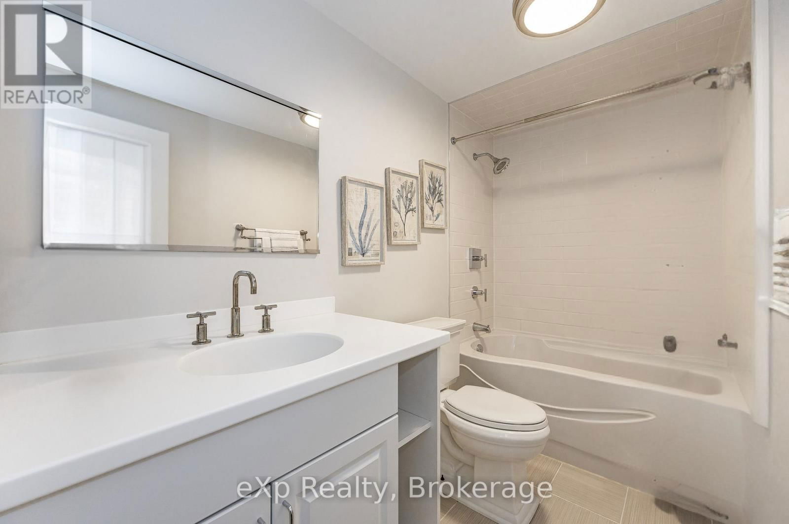 93 VAUGHAN STREET Image 33