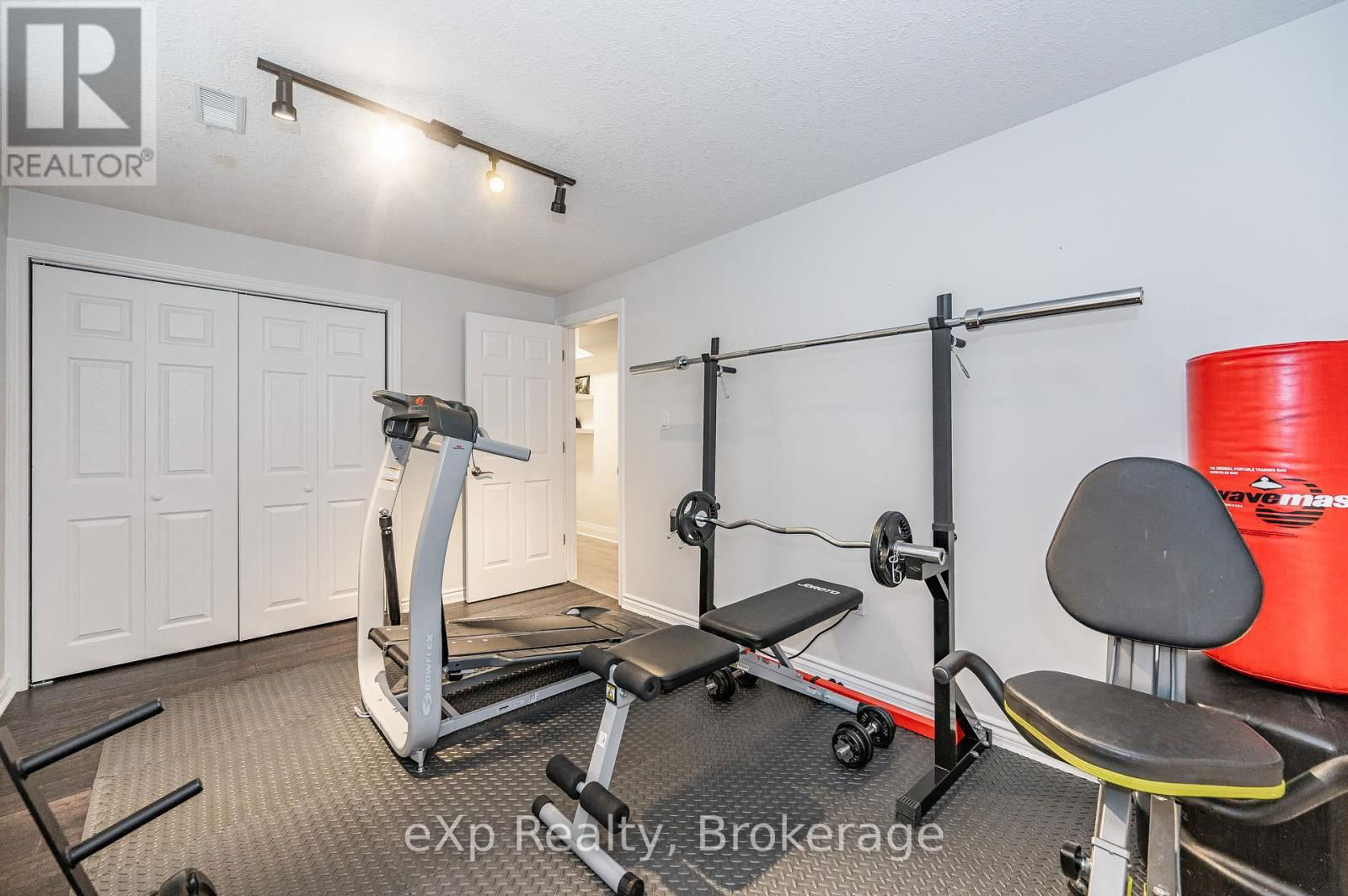 93 VAUGHAN STREET Image 34