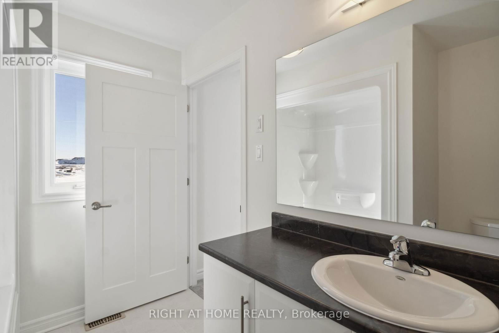 56 GRIFFITH WAY Image 14