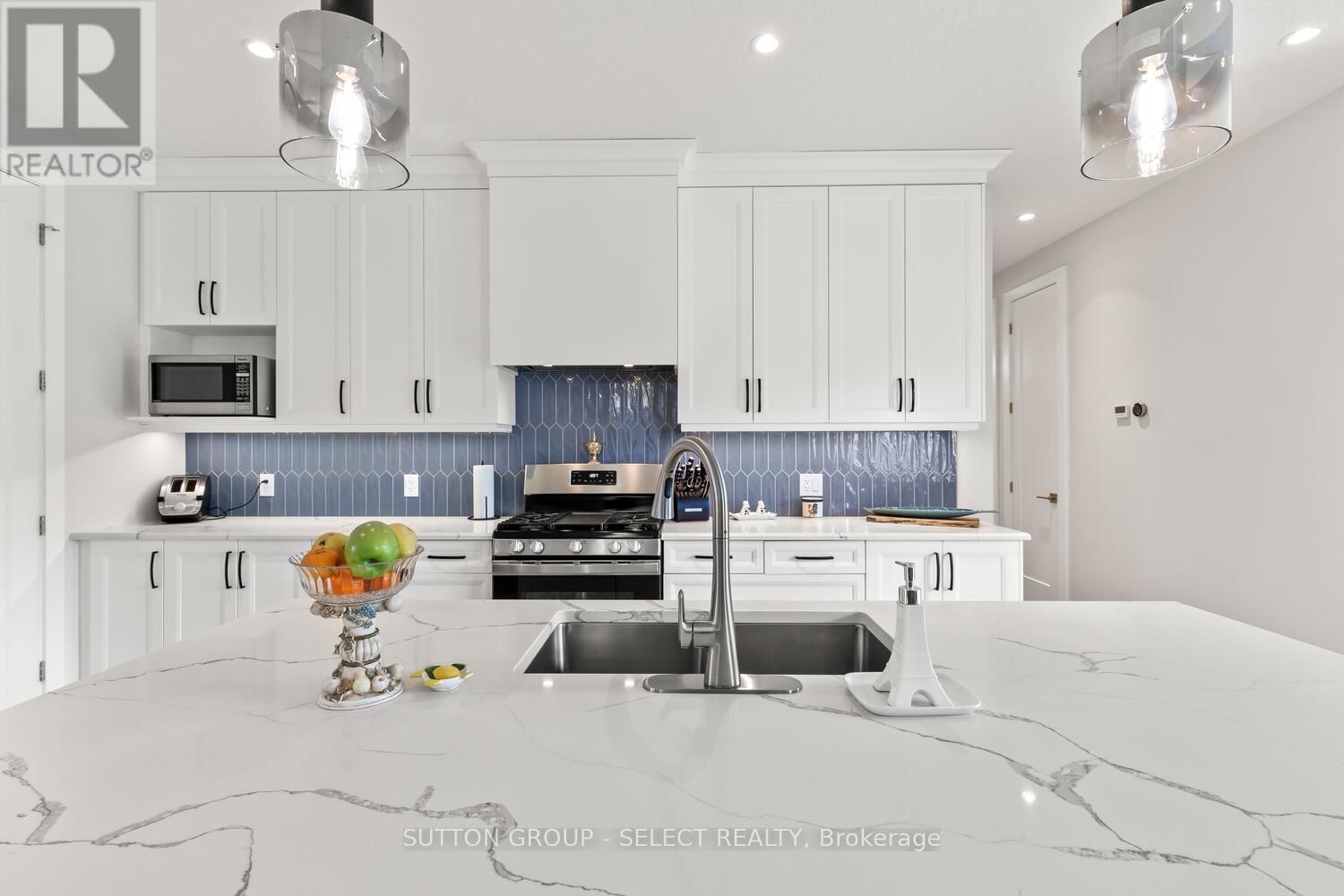 82 WAYSIDE LANE Image 13