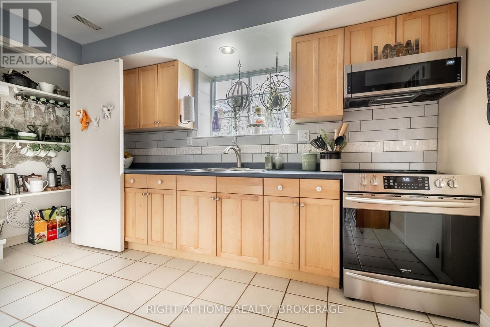 152 KINGSWAY STREET Image 37
