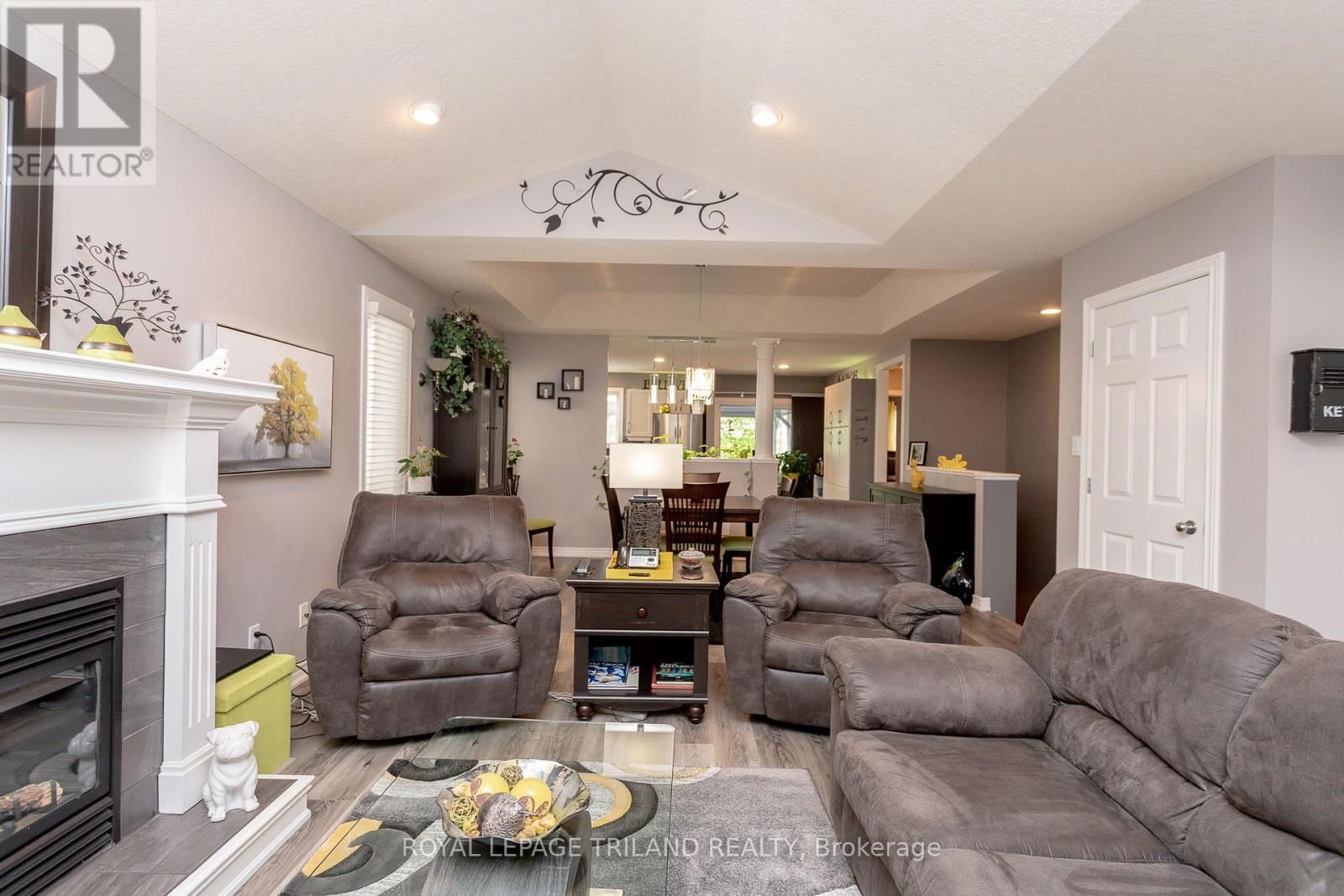 53 AUGUSTA CRESCENT Image 13