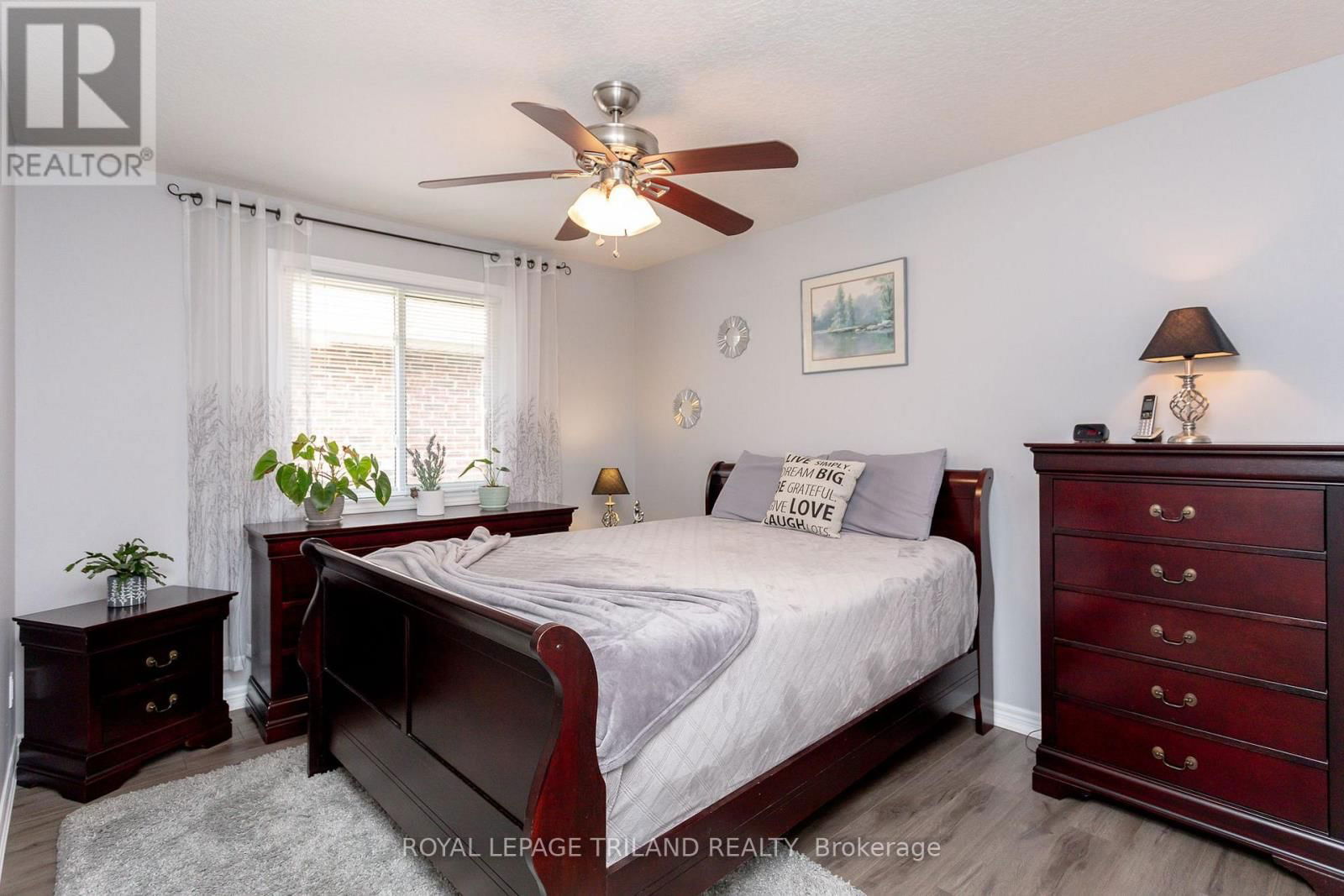 53 AUGUSTA CRESCENT Image 23