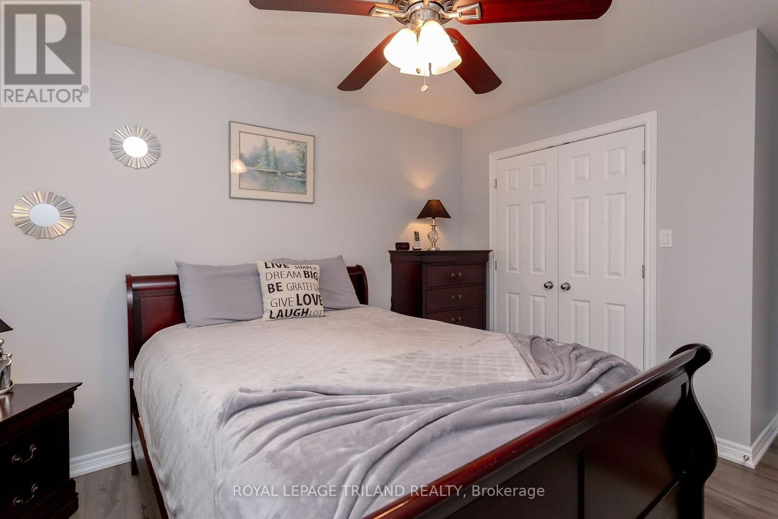 53 AUGUSTA CRESCENT Image 24