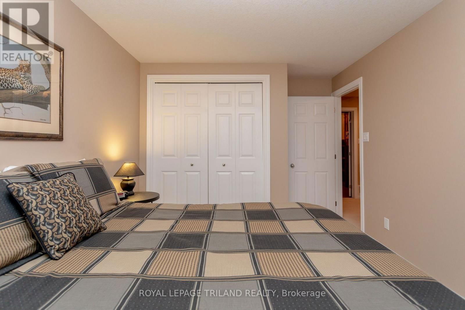 53 AUGUSTA CRESCENT Image 35