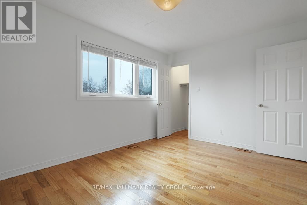 97 FORESTGLADE CRESCENT Image 13