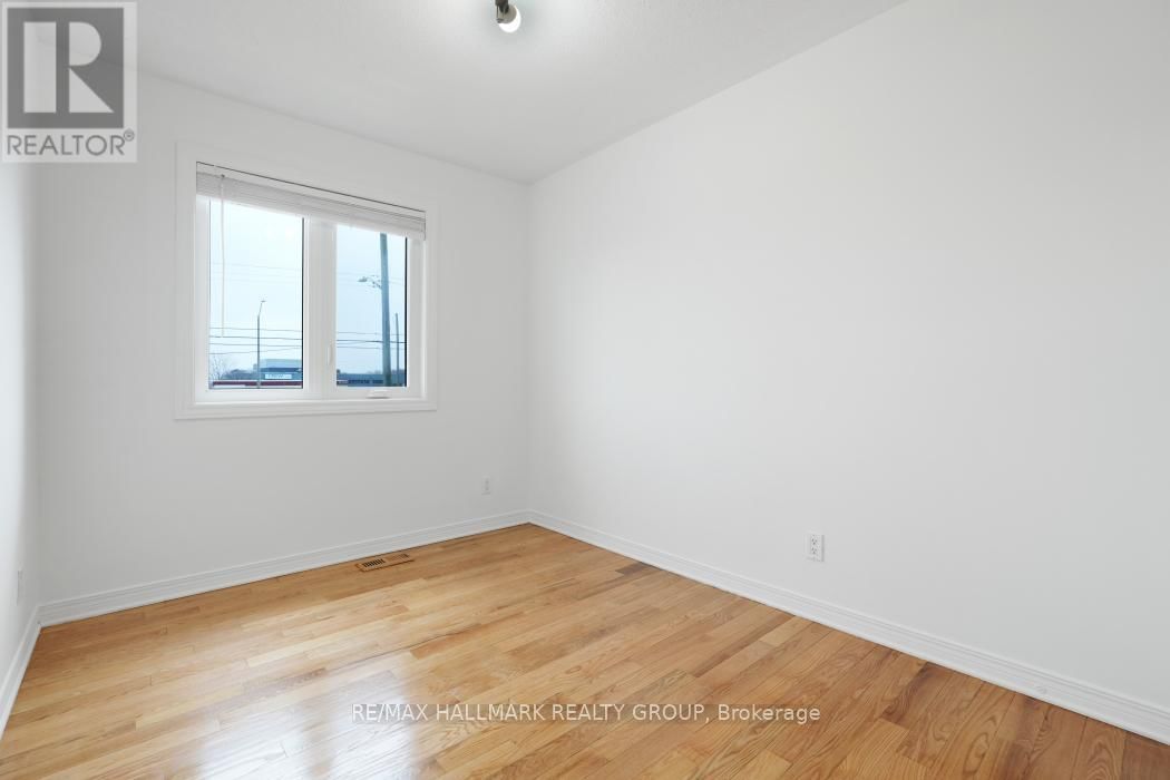 97 FORESTGLADE CRESCENT Image 17