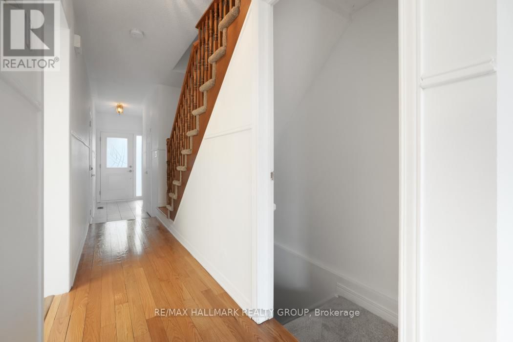 97 FORESTGLADE CRESCENT Image 22