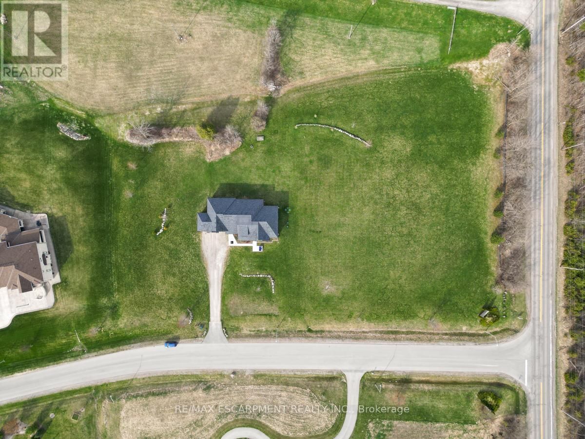 20 CHESSWOOD TRAIL Image 4