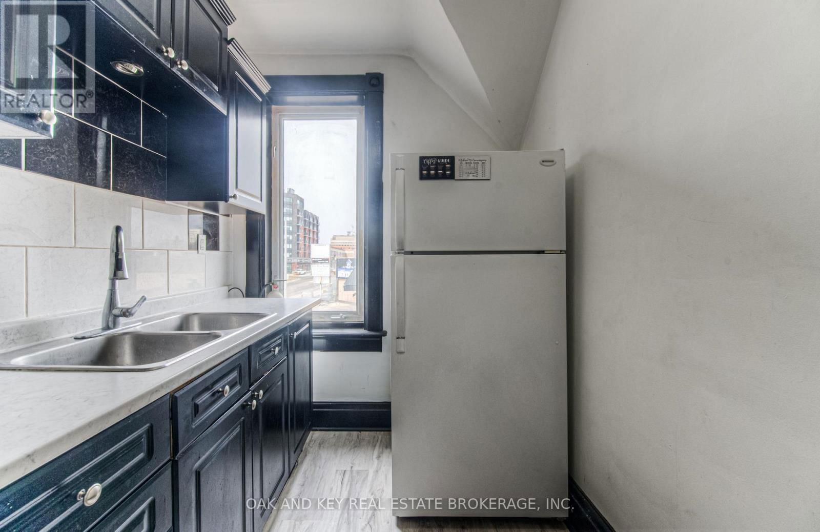 496 KING STREET EAST Image 15