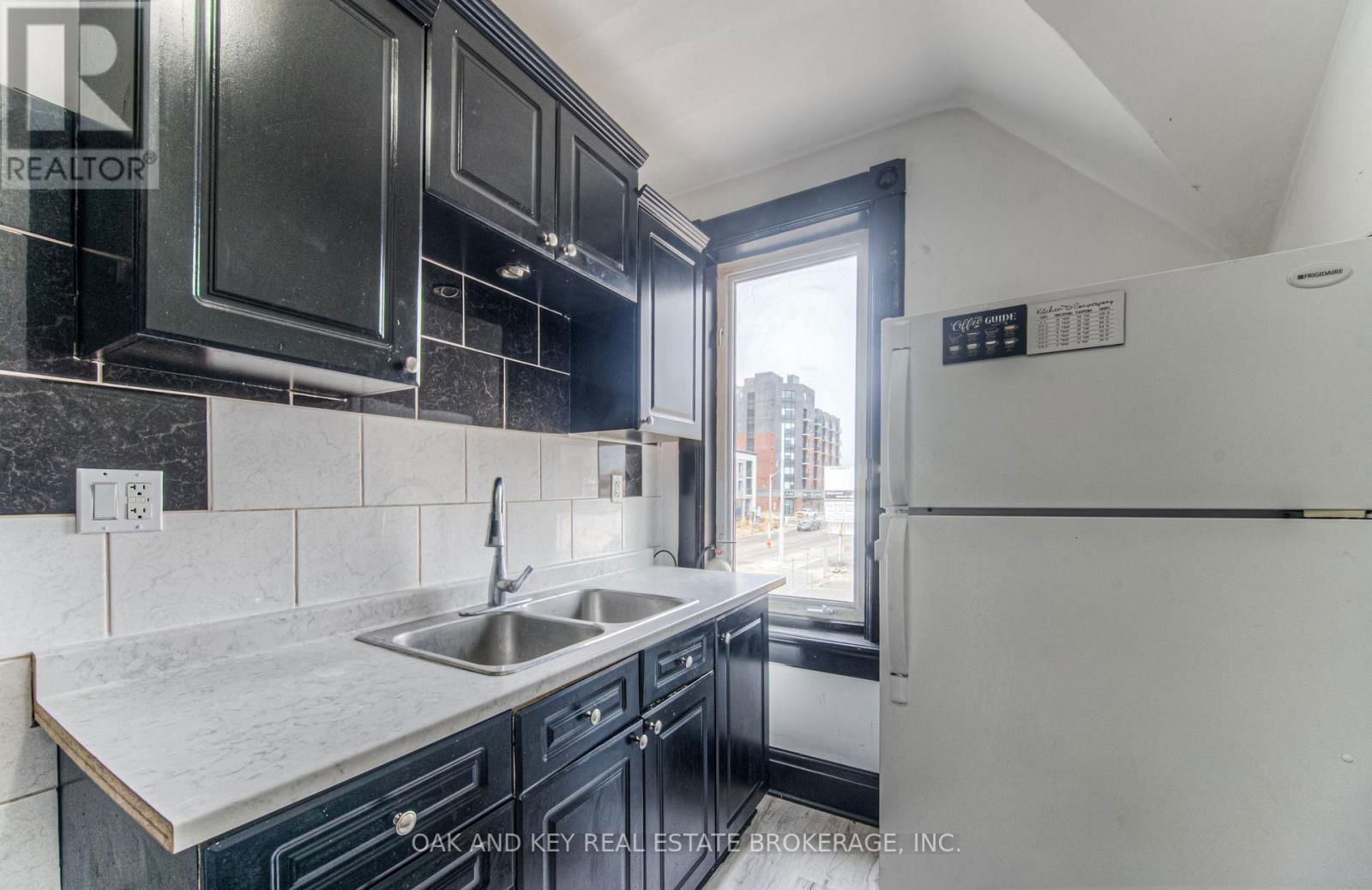 496 KING STREET EAST Image 17