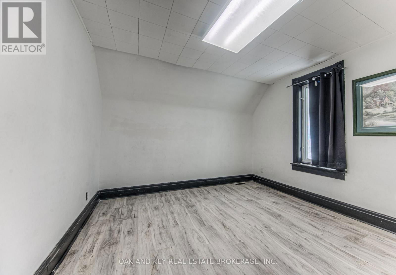 496 KING STREET EAST Image 22
