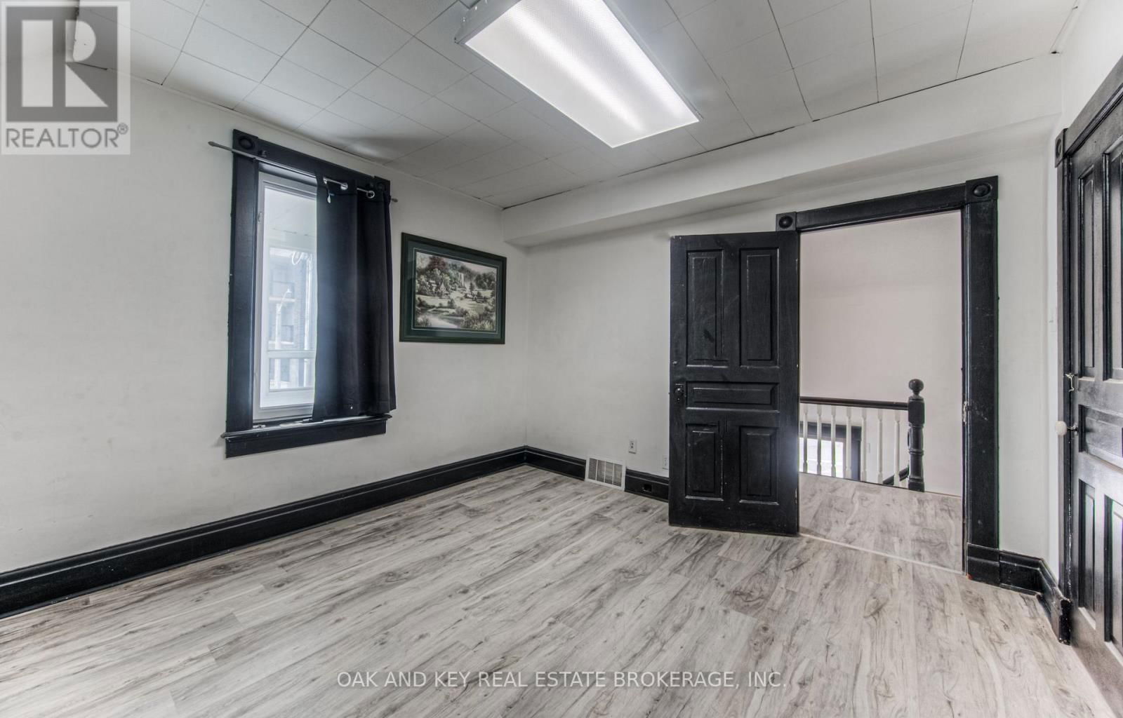 496 KING STREET EAST Image 23