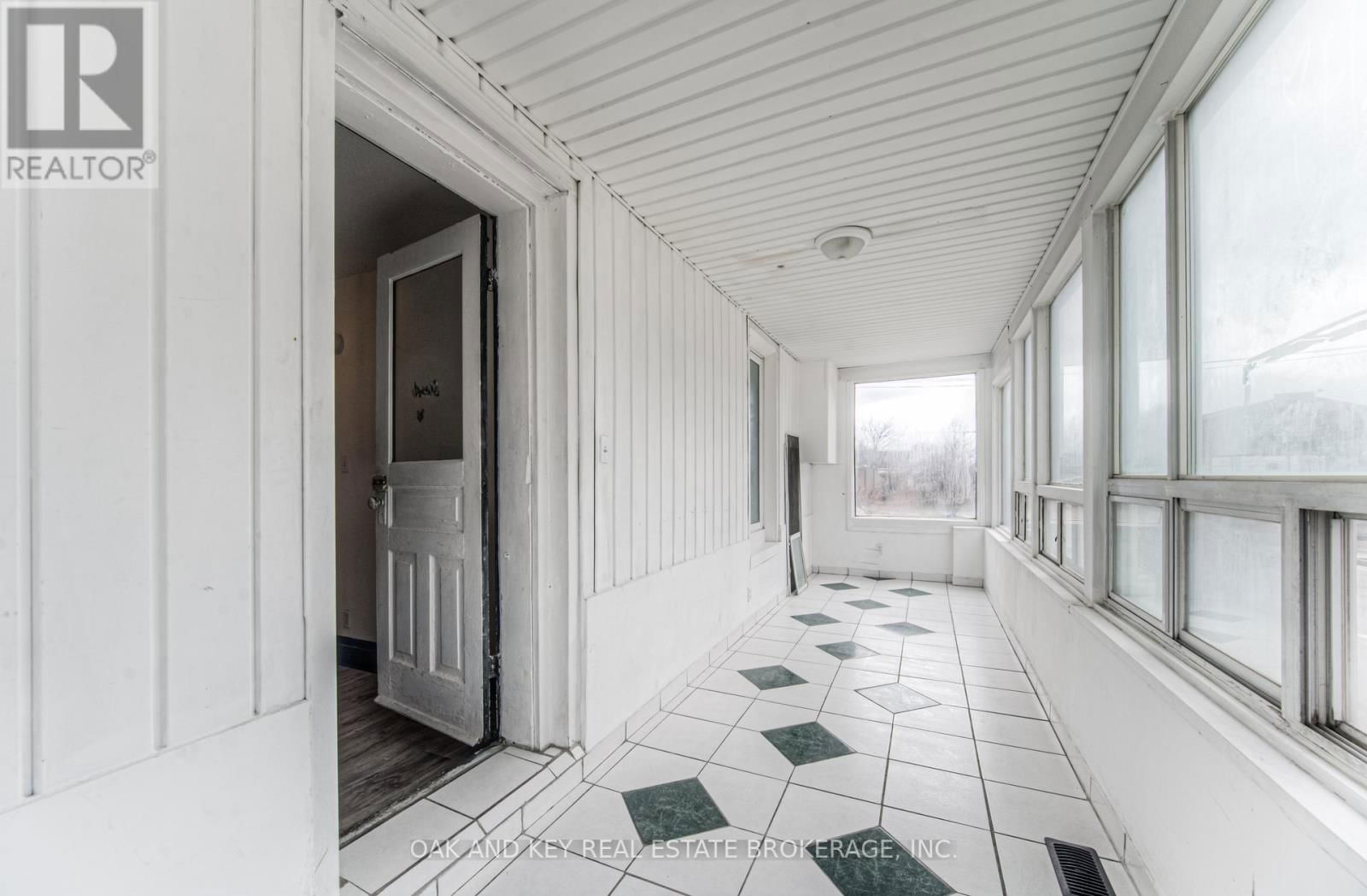496 KING STREET EAST Image 24