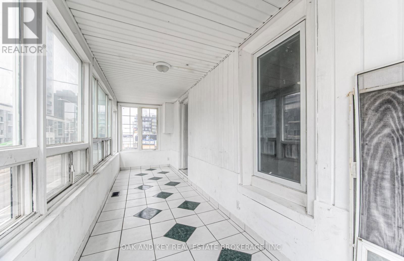 496 KING STREET EAST Image 25
