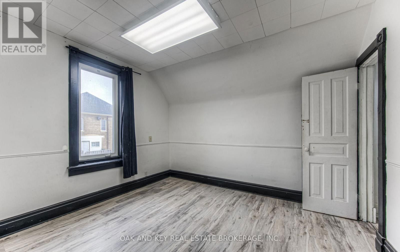 496 KING STREET EAST Image 29