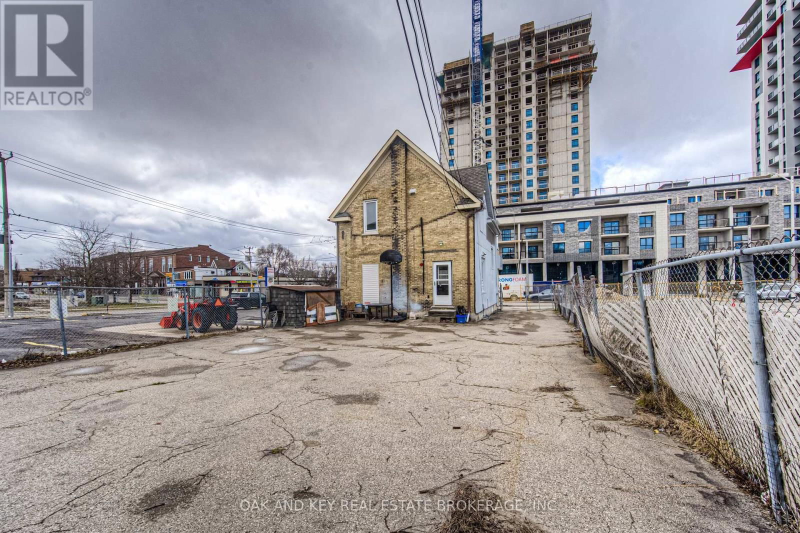 496 KING STREET EAST Image 32