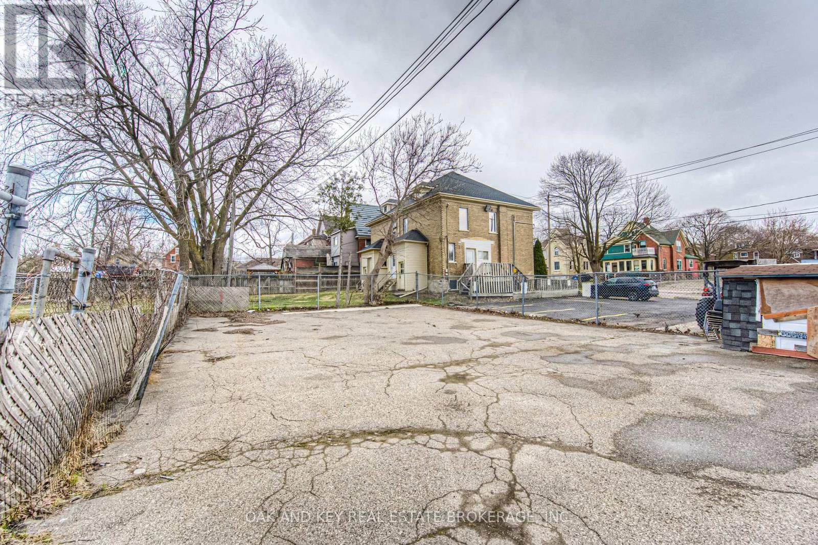 496 KING STREET EAST Image 33