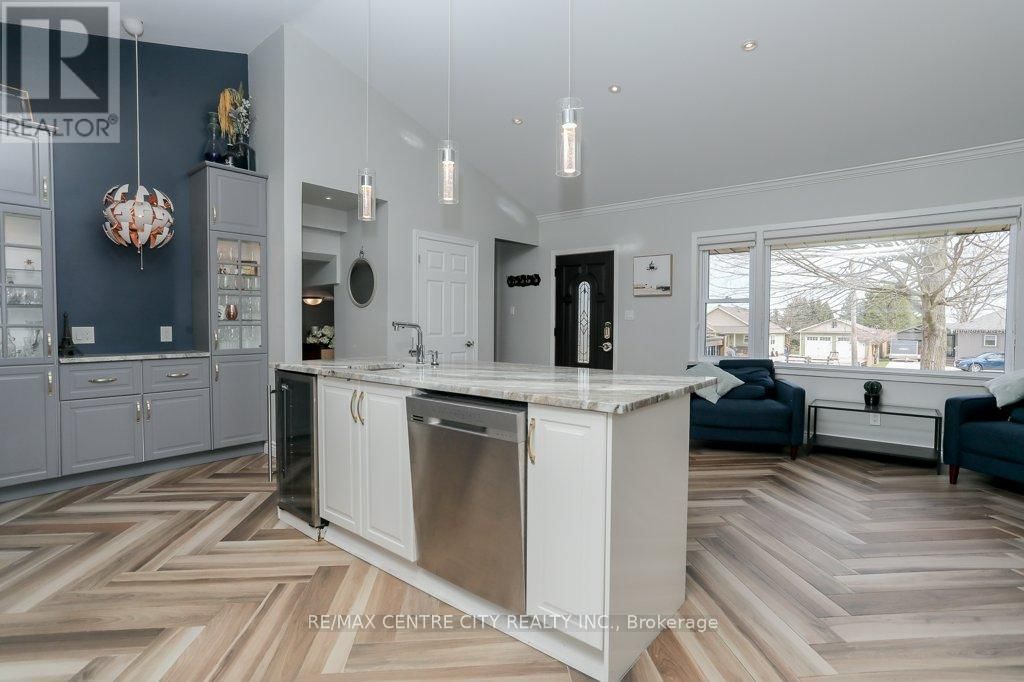 143 CENTENNIAL AVENUE Image 14