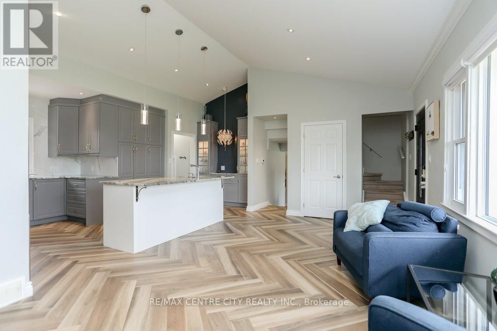 143 CENTENNIAL AVENUE Image 15