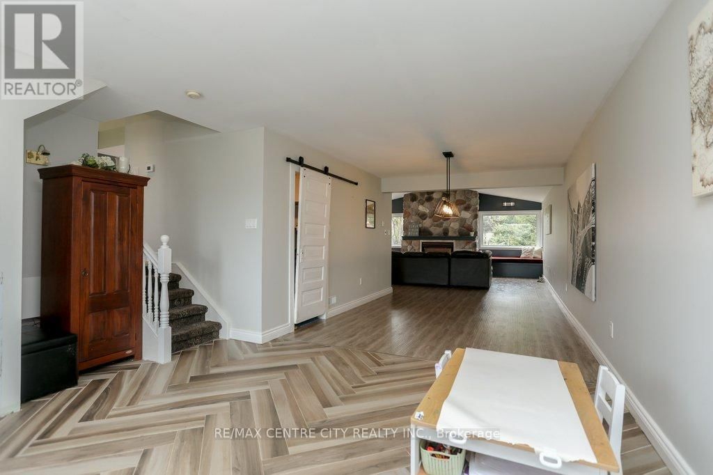 143 CENTENNIAL AVENUE Image 17