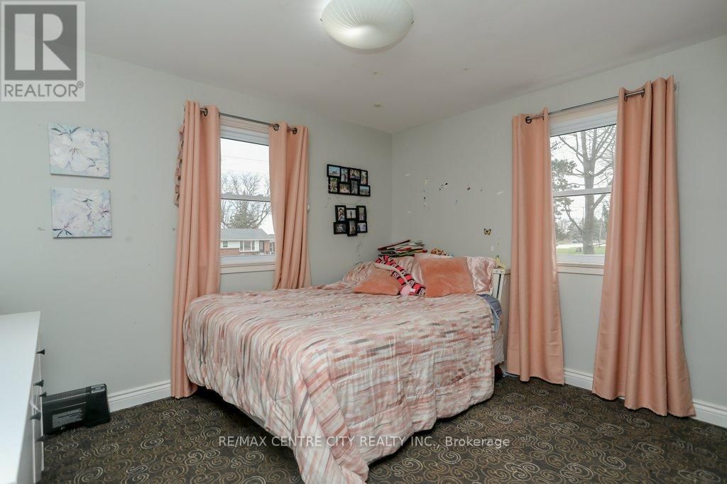 143 CENTENNIAL AVENUE Image 26