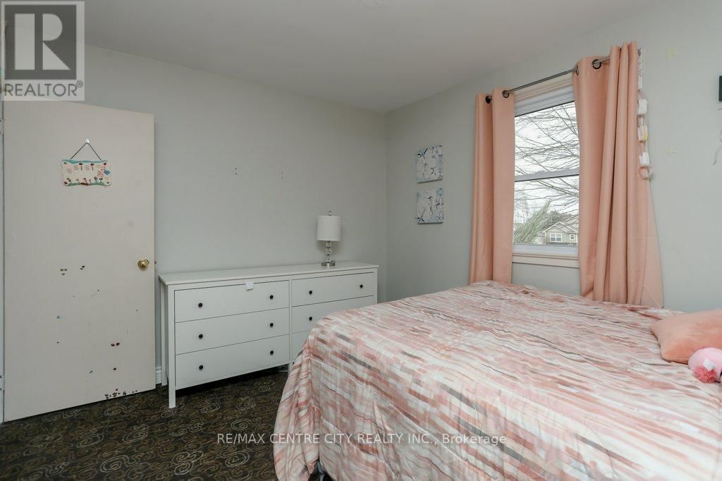 143 CENTENNIAL AVENUE Image 27