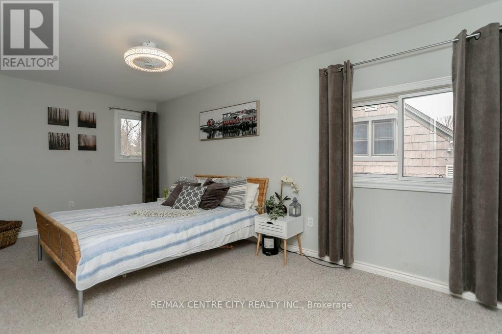 143 CENTENNIAL AVENUE Image 30