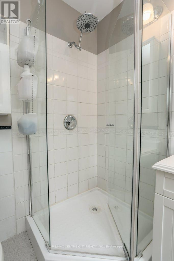 143 CENTENNIAL AVENUE Image 33