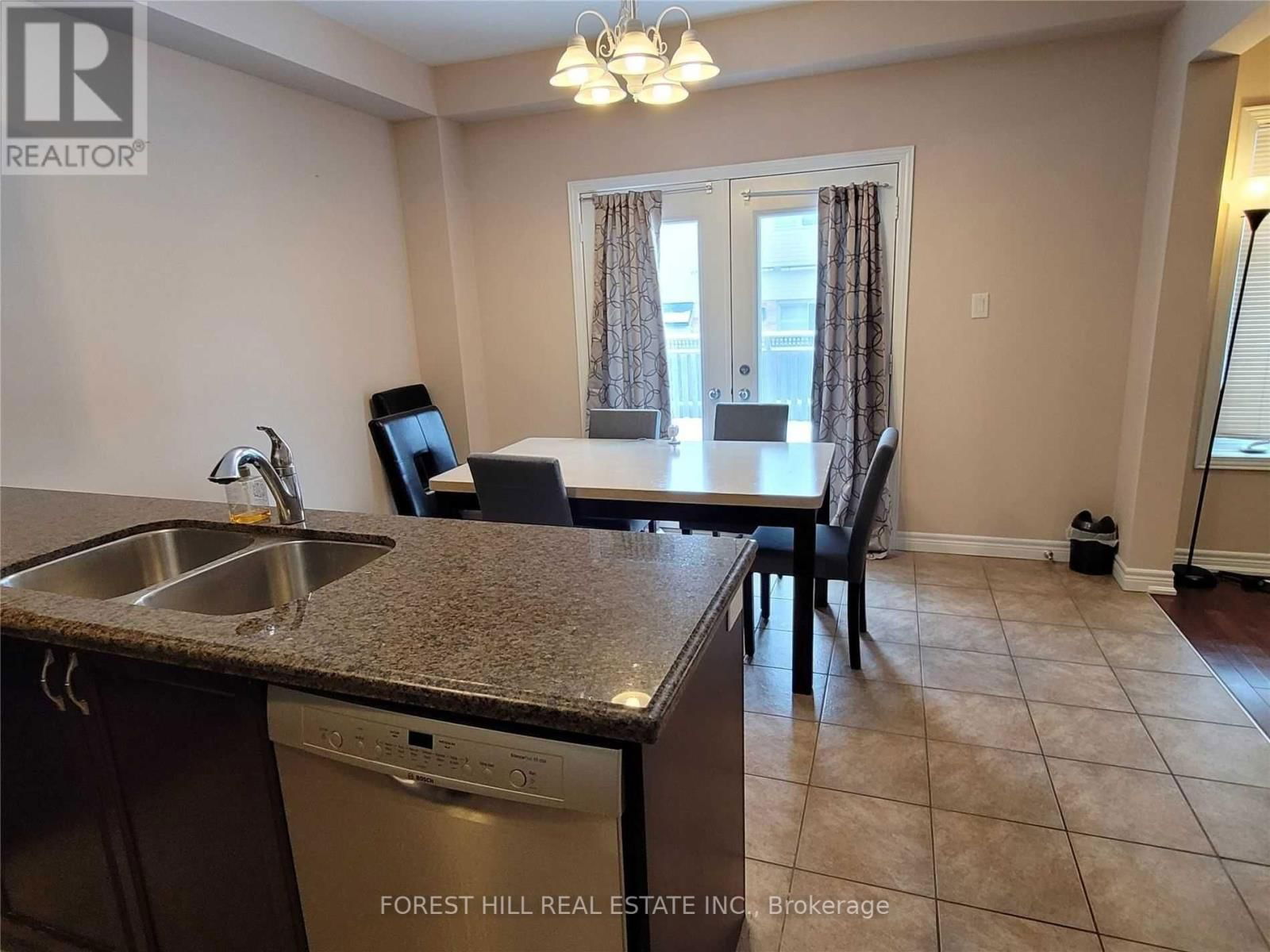 33 - 441 STONEHENGE DRIVE Image 13