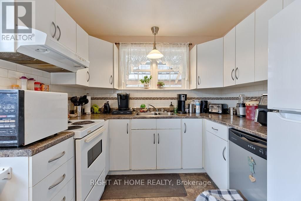 72 KELLY STREET Image 12