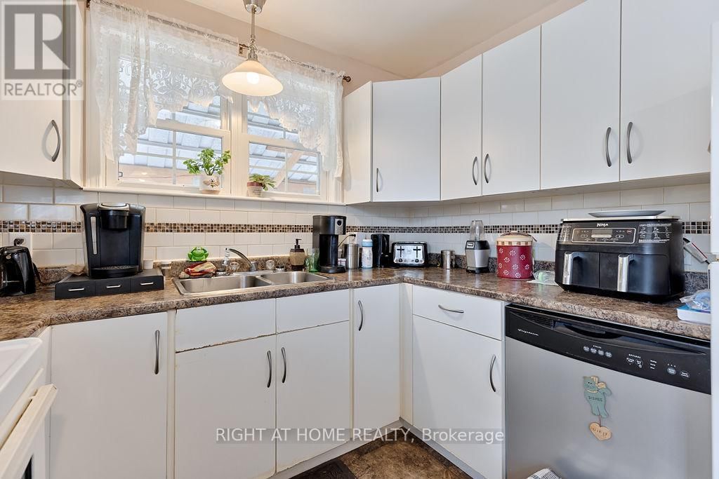 72 KELLY STREET Image 13