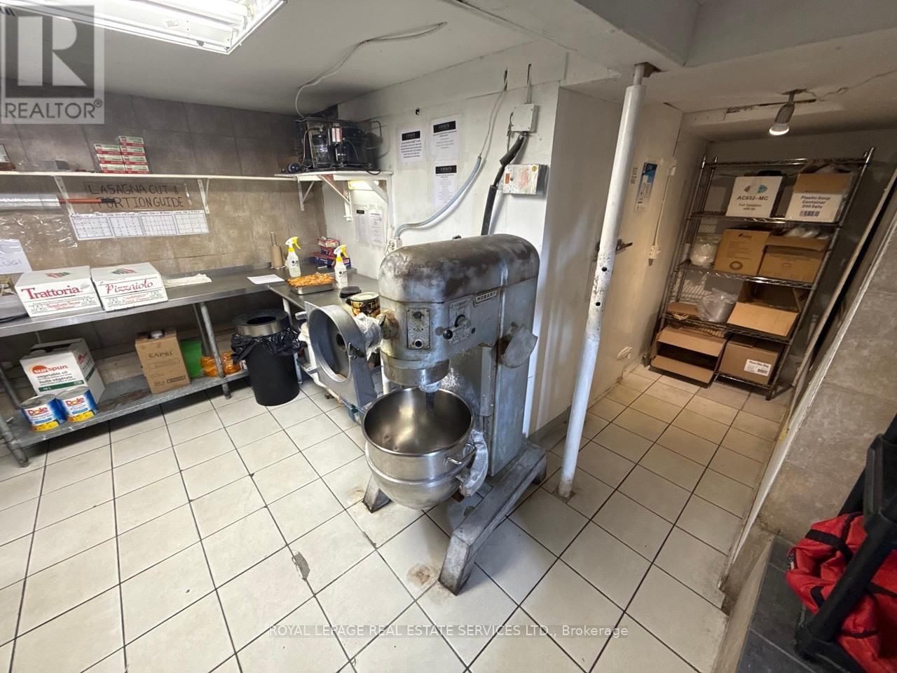 872 UPPER SHERMAN AVENUE Image 11