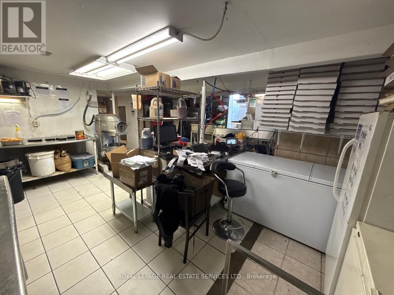 872 UPPER SHERMAN AVENUE Image 13