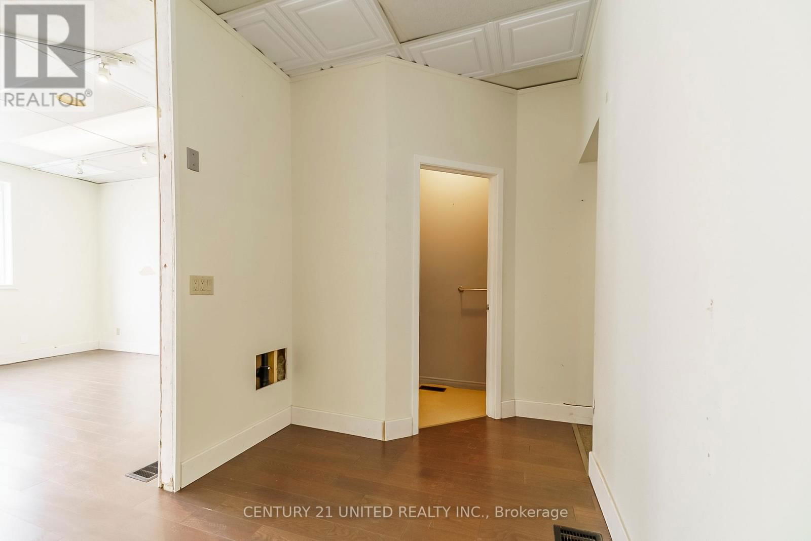 25 QUEEN STREET Image 20