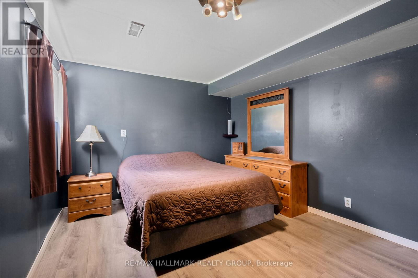 1811 APPLEGROVE COURT Image 20