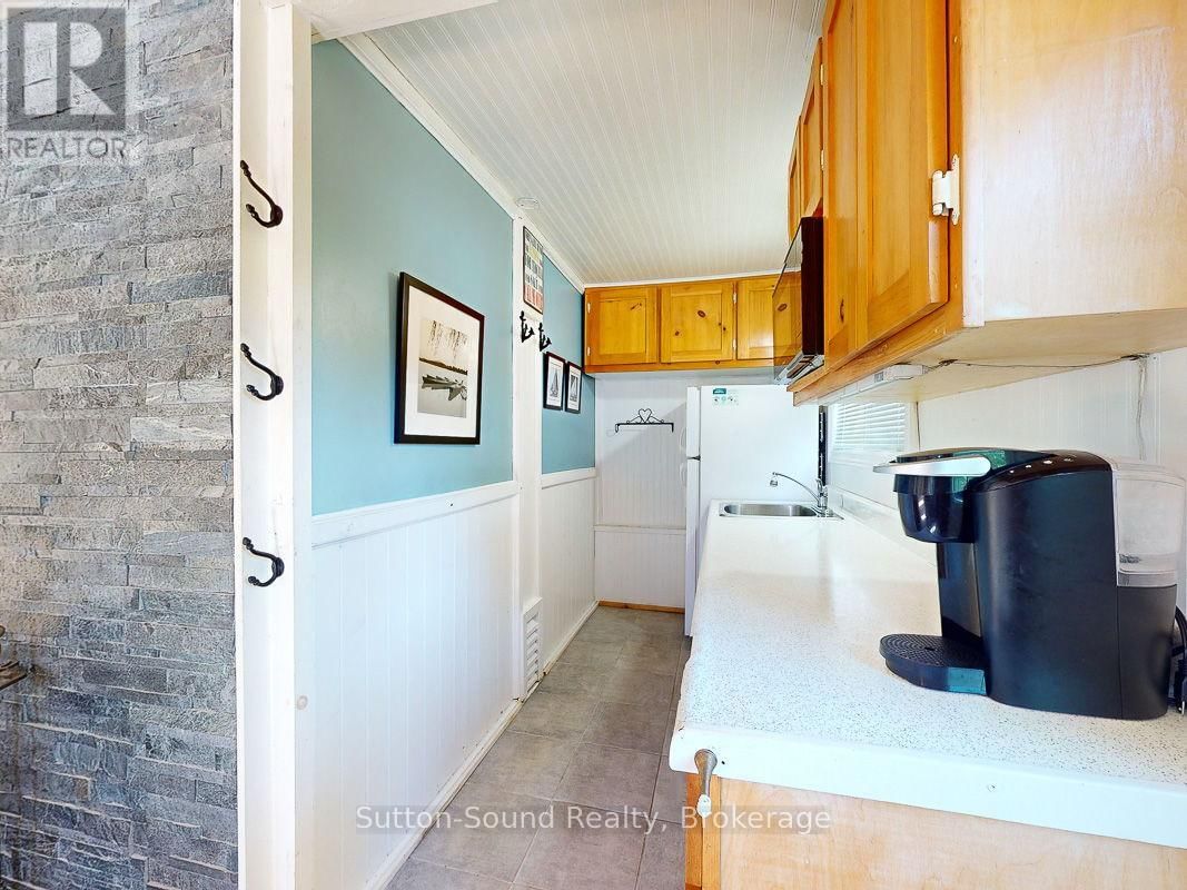199 MALLORY BEACH ROAD Image 14