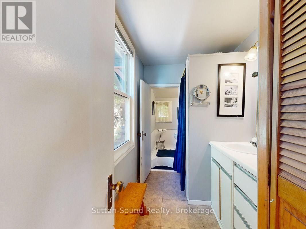 199 MALLORY BEACH ROAD Image 16