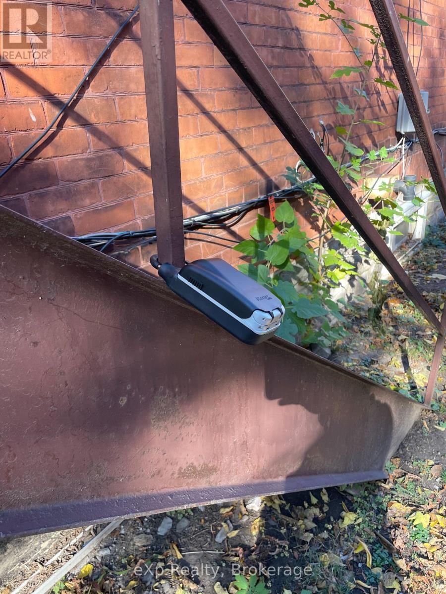 126 CHATHAM STREET Image 17