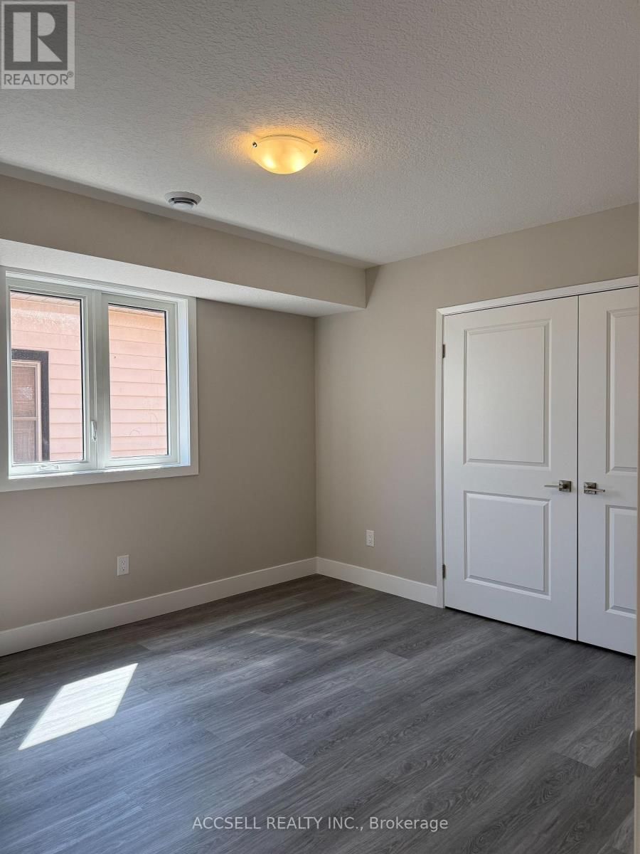 25 ALEXANDRIA AVENUE Image 11