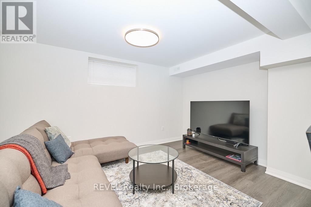 8 NASH STREET Image 13