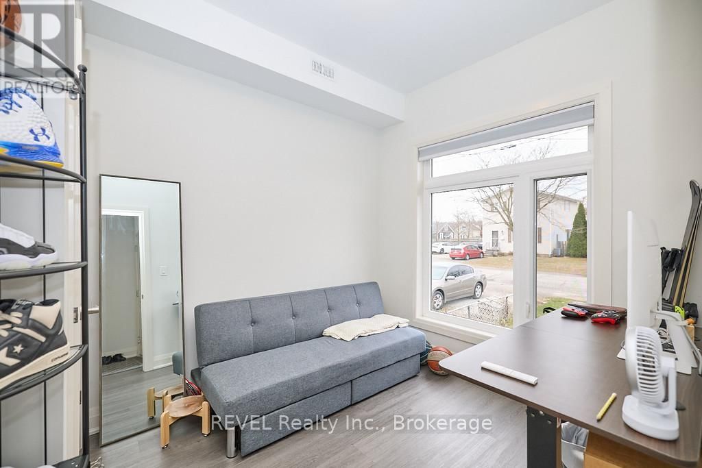 8 NASH STREET Image 4