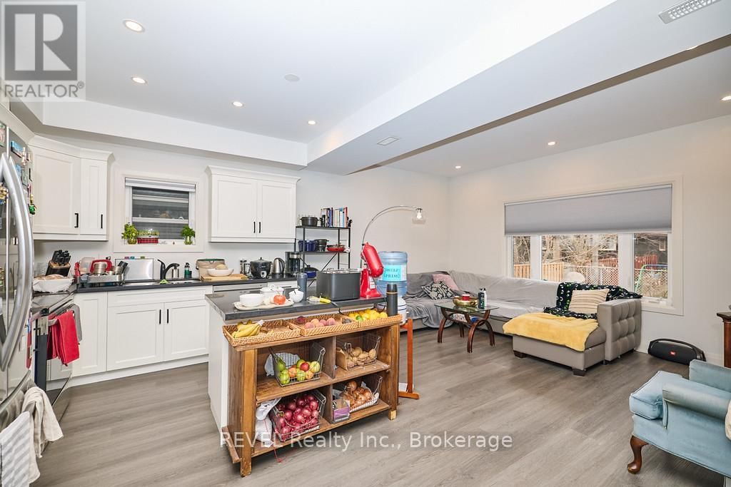 8 NASH STREET Image 7