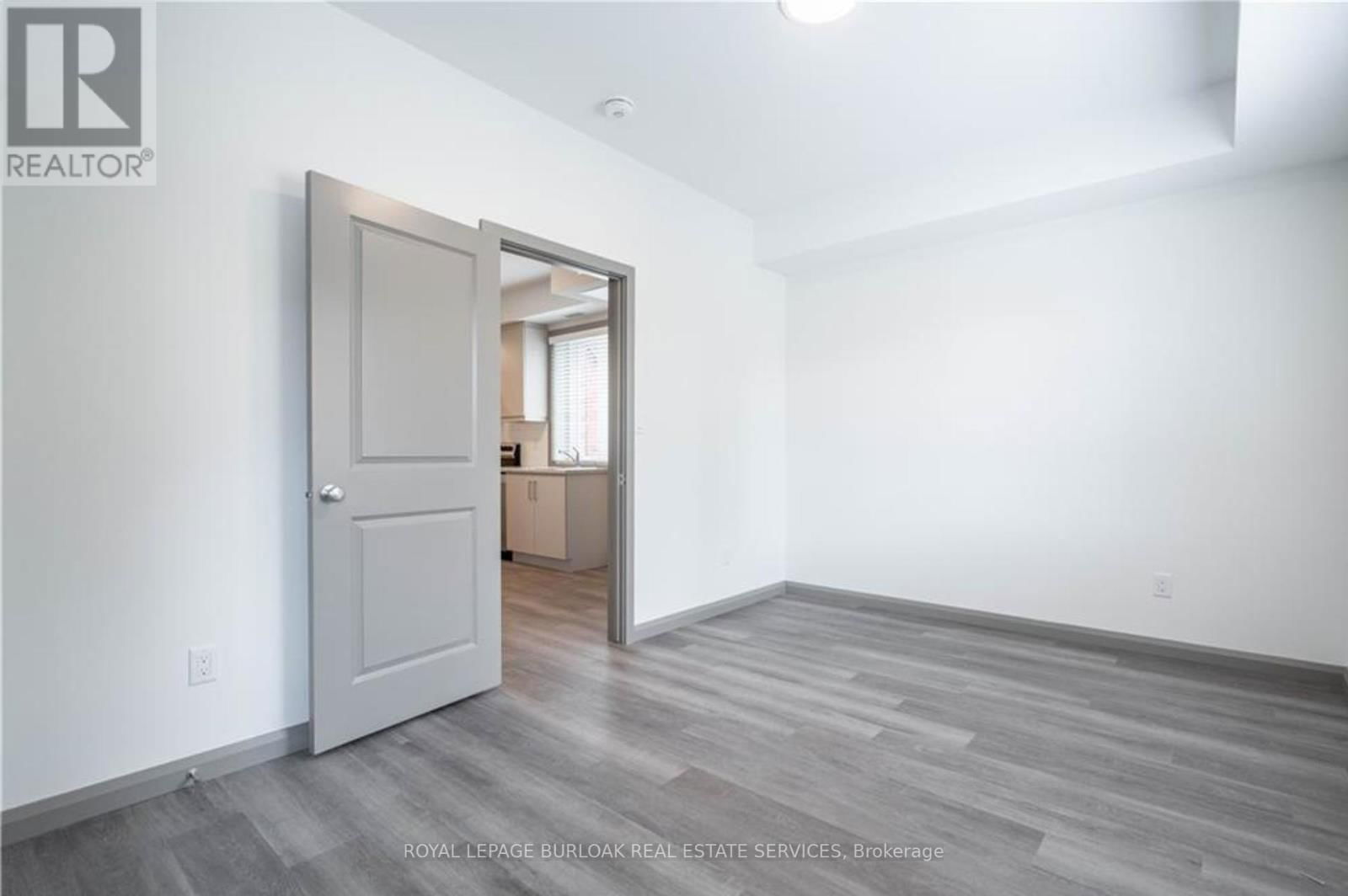 2C - 36 GRANT AVENUE Image 11