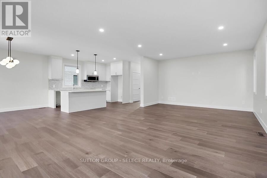 17 - 7966 FALLON DRIVE Image 7
