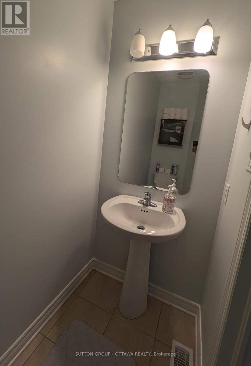 654 MOORPARK AVENUE Image 3