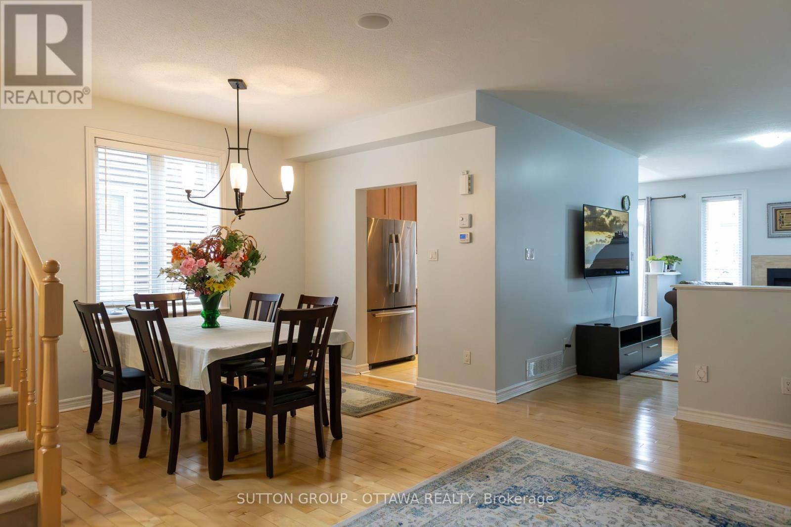 654 MOORPARK AVENUE Image 5