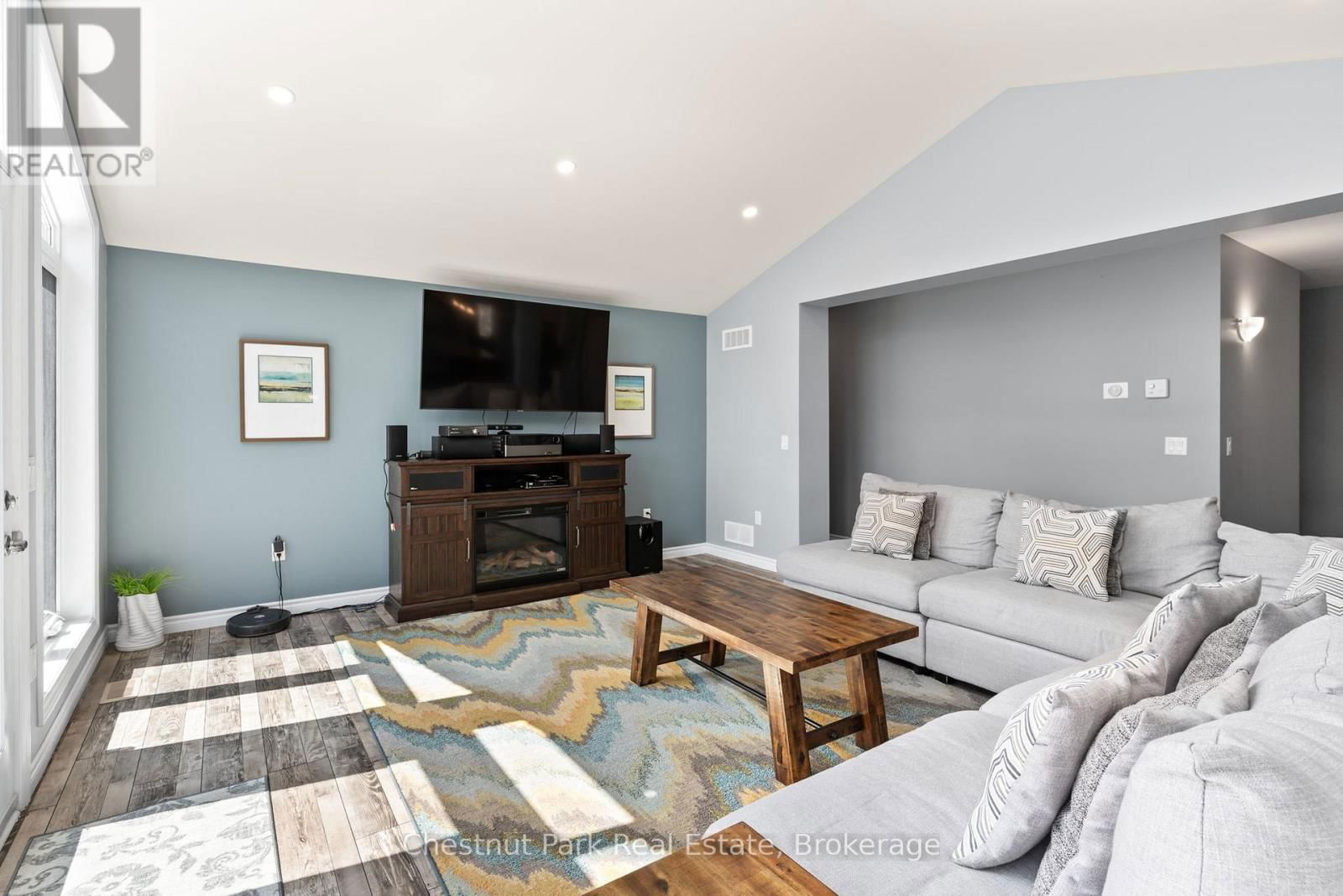 5989 KENNISIS LAKE ROAD Image 11
